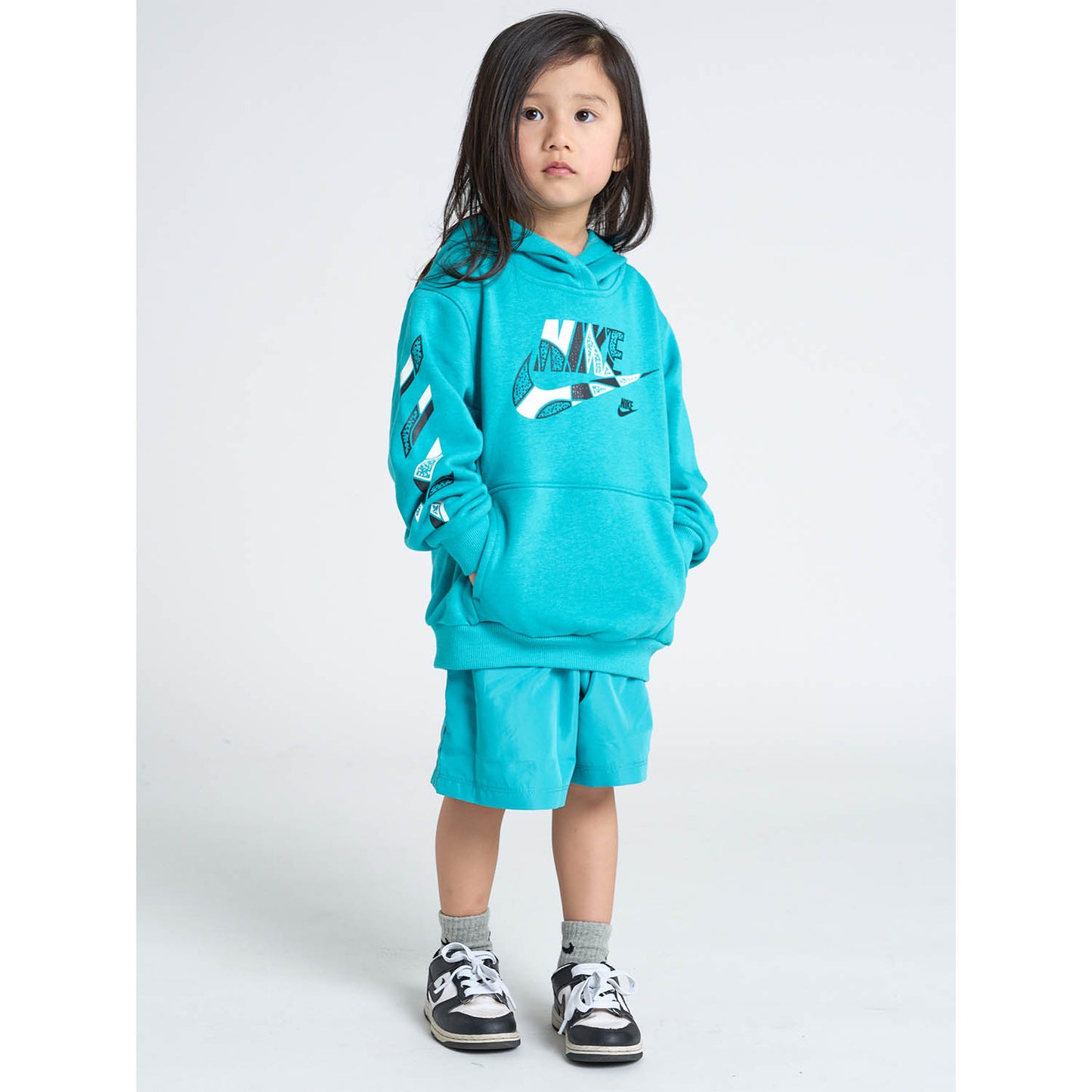 キッズ(105-120cm) トレーナー/パーカー NIKE(ナイキ) NKB B NSW OUTSIDE THE LINES FT