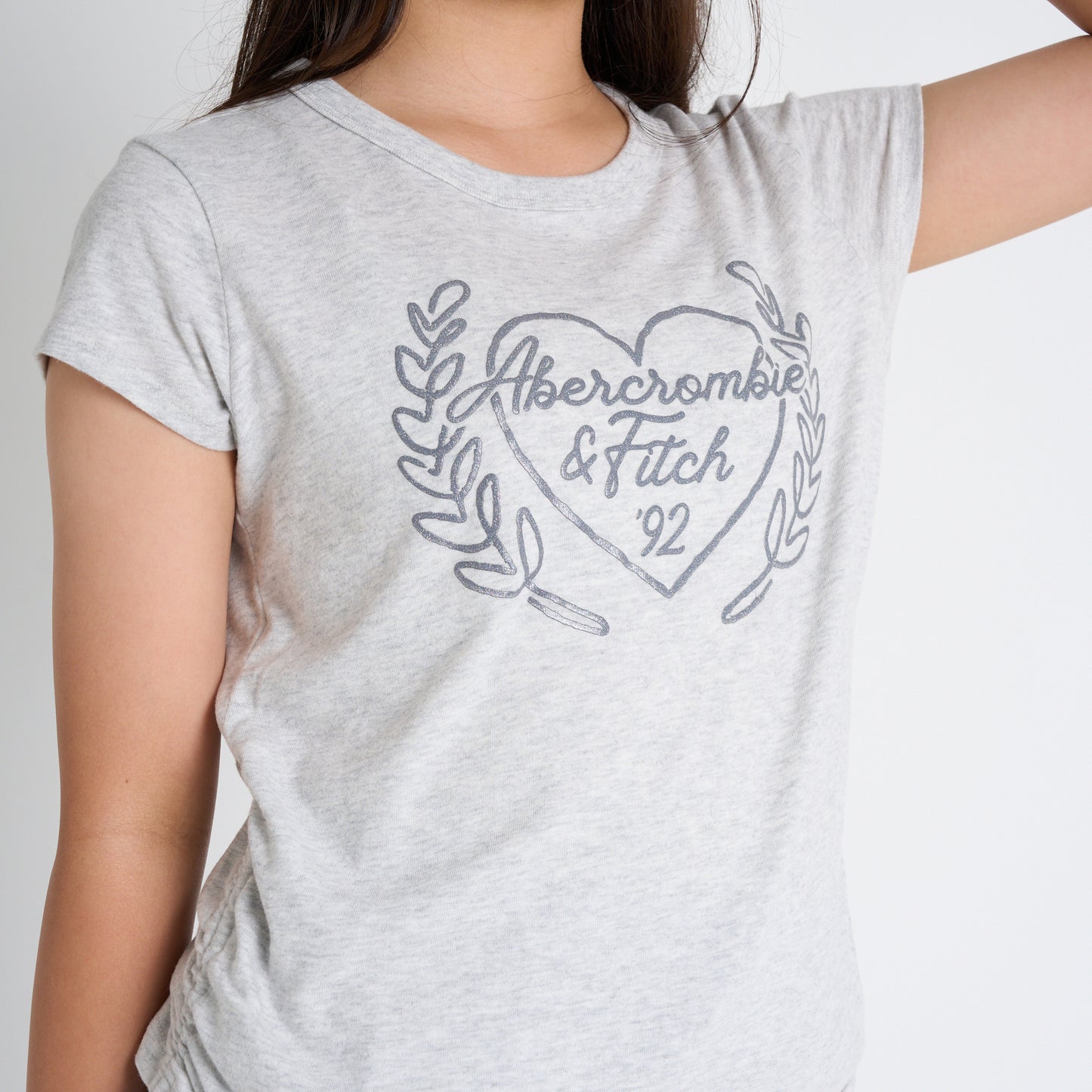 【110-170cm】 Tシャツ A&F(アバクロンビー&フィッチ) AFG ANF LAUREL HEART BABY TEE