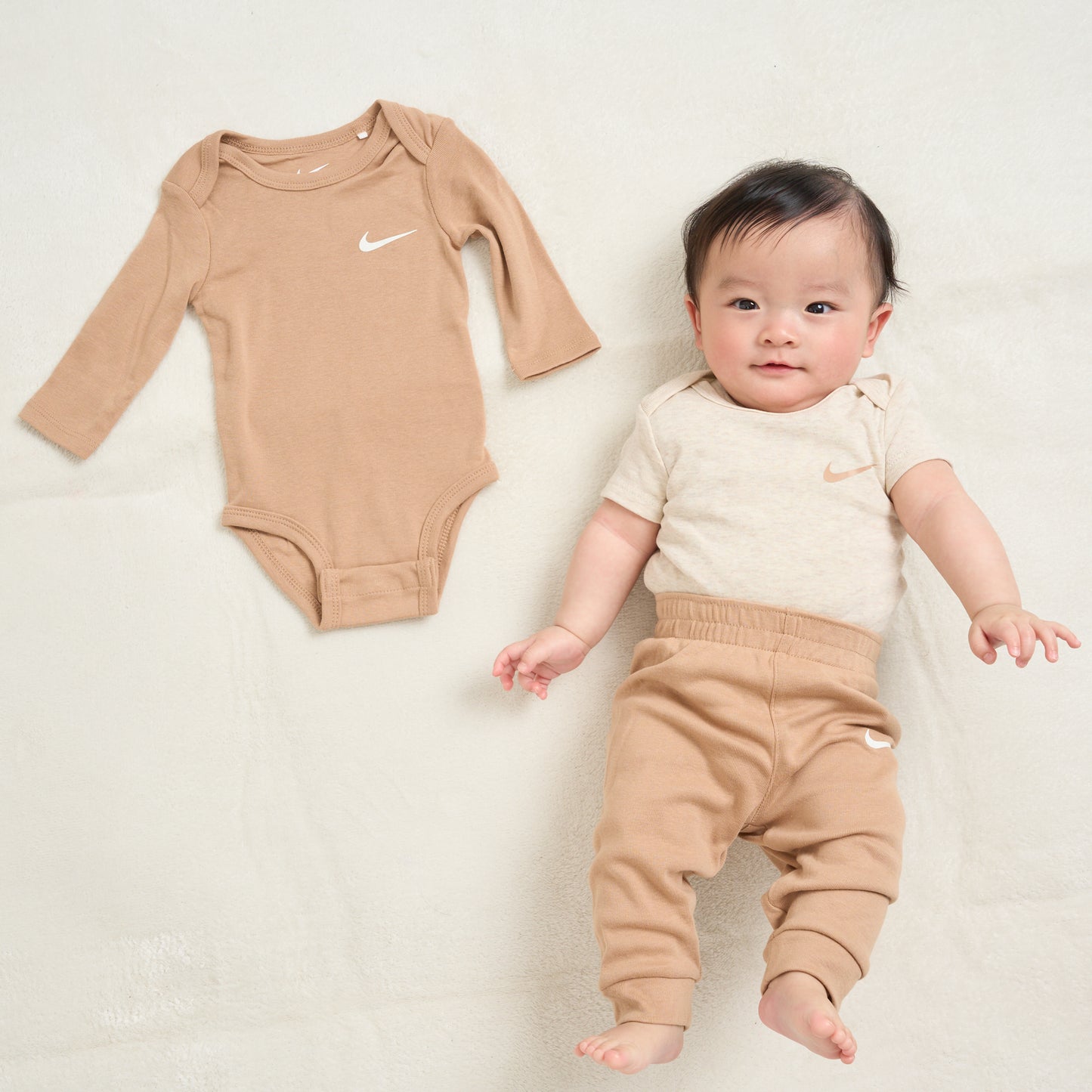 ベビー(55-70cm) NIKE(ナイキ) セットアップ NKN ESSENTIALS 3PC PANT SET