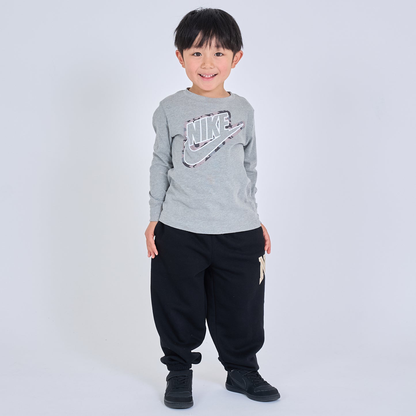 キッズ(105-120cm) Tシャツ NIKE(ナイキ) NKB NIKE FUT OUTLINE CAMO TEE