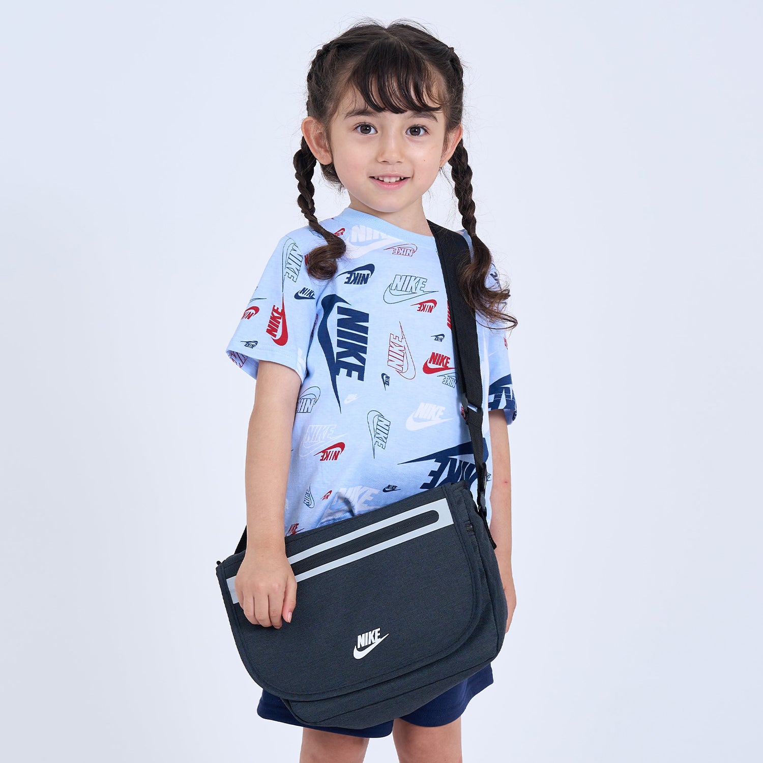 バッグ NIKE(ナイキ) NAN NK FUTURA MESSENGER LUNCH – ROOKIE KIDS