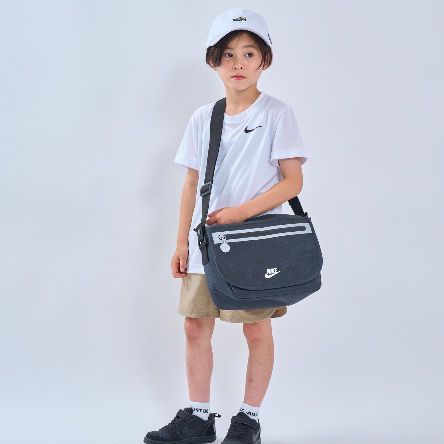 バッグ NIKE(ナイキ) NAN NK FUTURA MESSENGER LUNCH