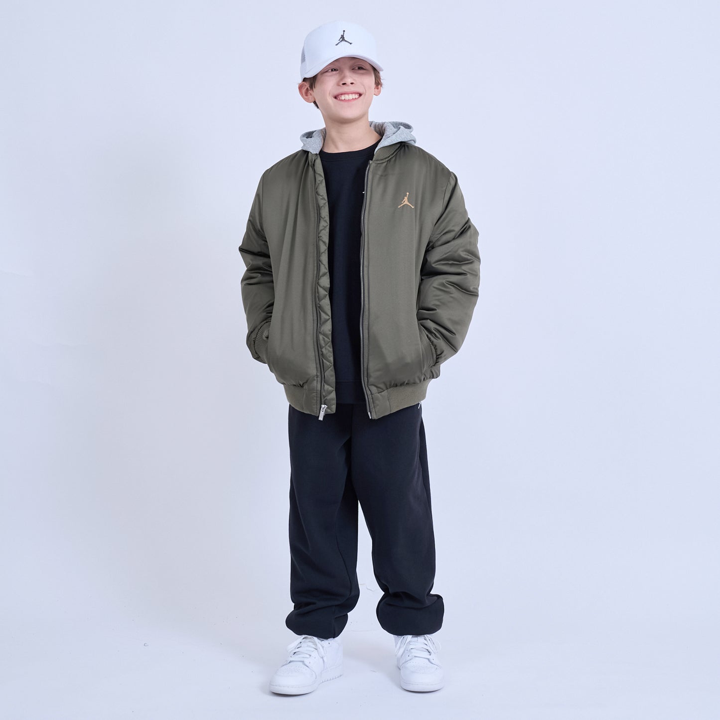 ジュニア(130-170cm) アウター JORDAN(ジョーダン) JDN BIG LOGO HOODED BOMBER