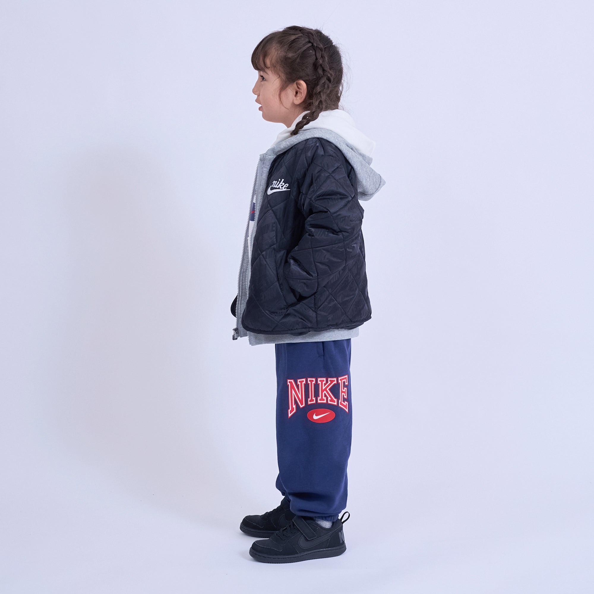 NIKE セルティックFC 裏起毛フード付ナイロンジャンパー　 キッズLサイズ NIKE セルティックFC 裏起毛フード付ナイロンジャンパー キッズLサイズ