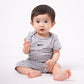 【公式限定】ベビー(55-70cm)  NIKE(ナイキ) セットアップ NKN Y/D STRIPE BODYSUIT SHORT