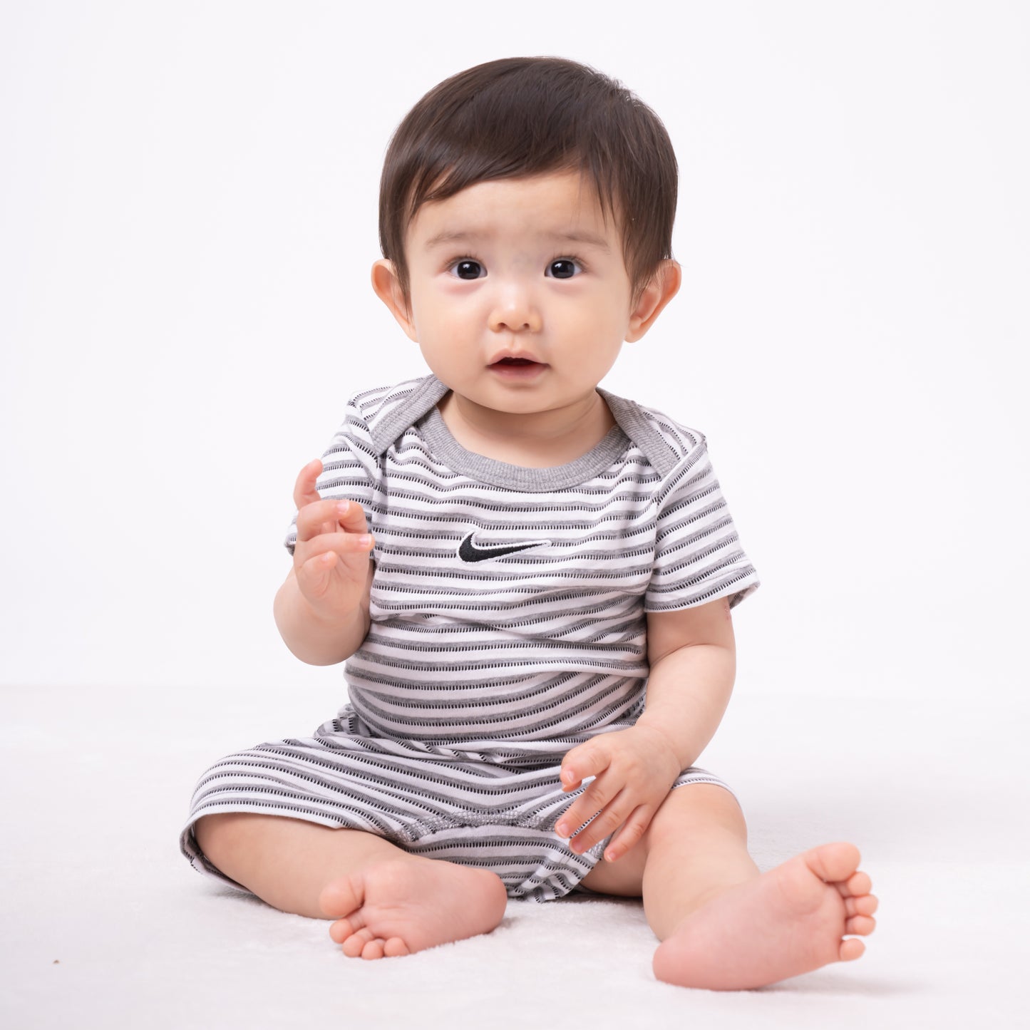 【公式限定】ベビー(55-70cm)  NIKE(ナイキ) セットアップ NKN Y/D STRIPE BODYSUIT SHORT