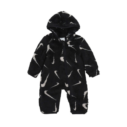 【公式限定】ベビー(55-70cm)  NIKE(ナイキ) ロンパース NKN HOODED AOP SHERPA COVERALL