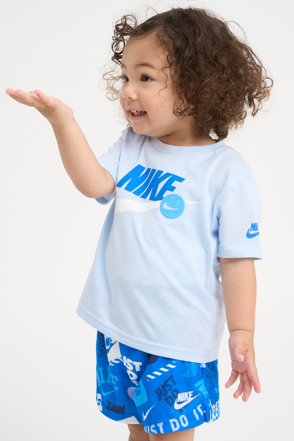 トドラー(90-100cm)  NIKE(ナイキ) セットアップ NKB B NSW ITZ AOP SHORT SET