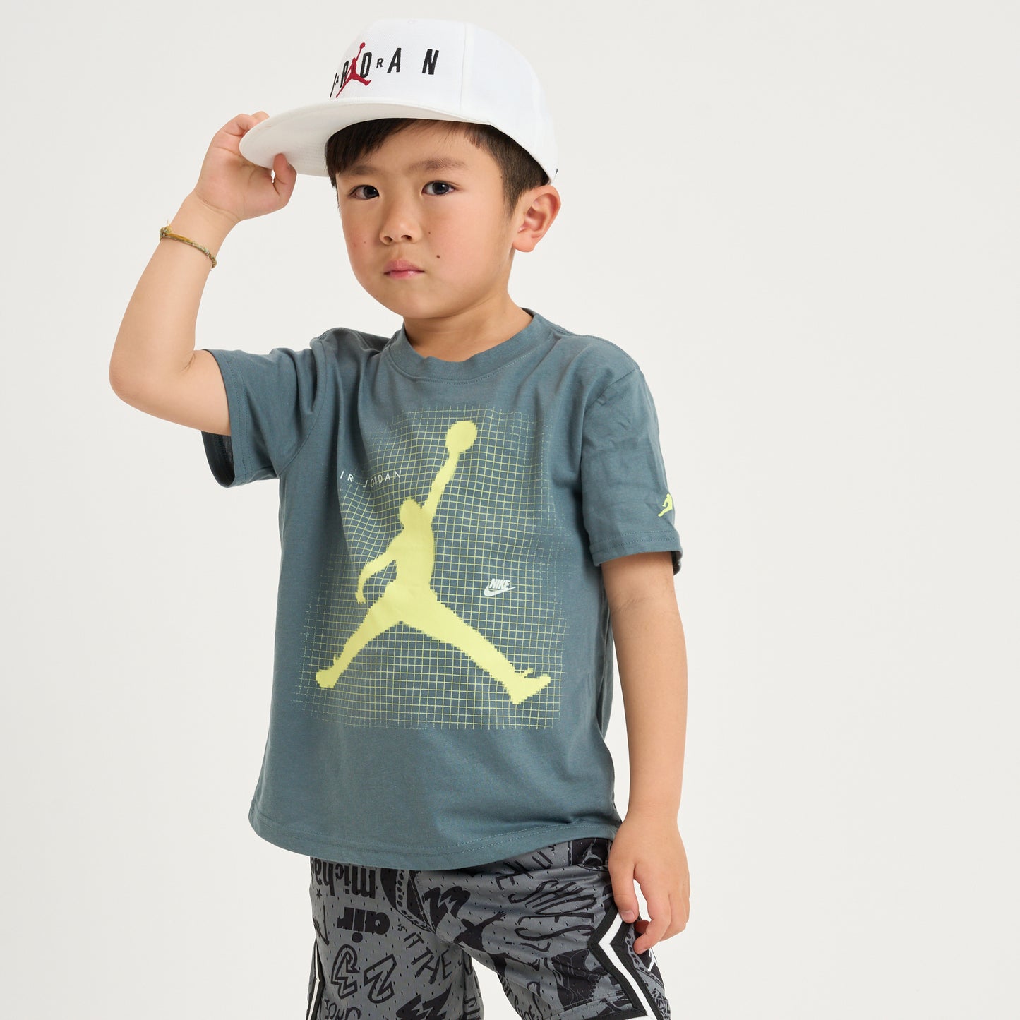 【公式限定】キッズ(105-120cm)  JORDAN(ジョーダン) 半袖Tシャツ JDB JUMPMAN GRID BLUR