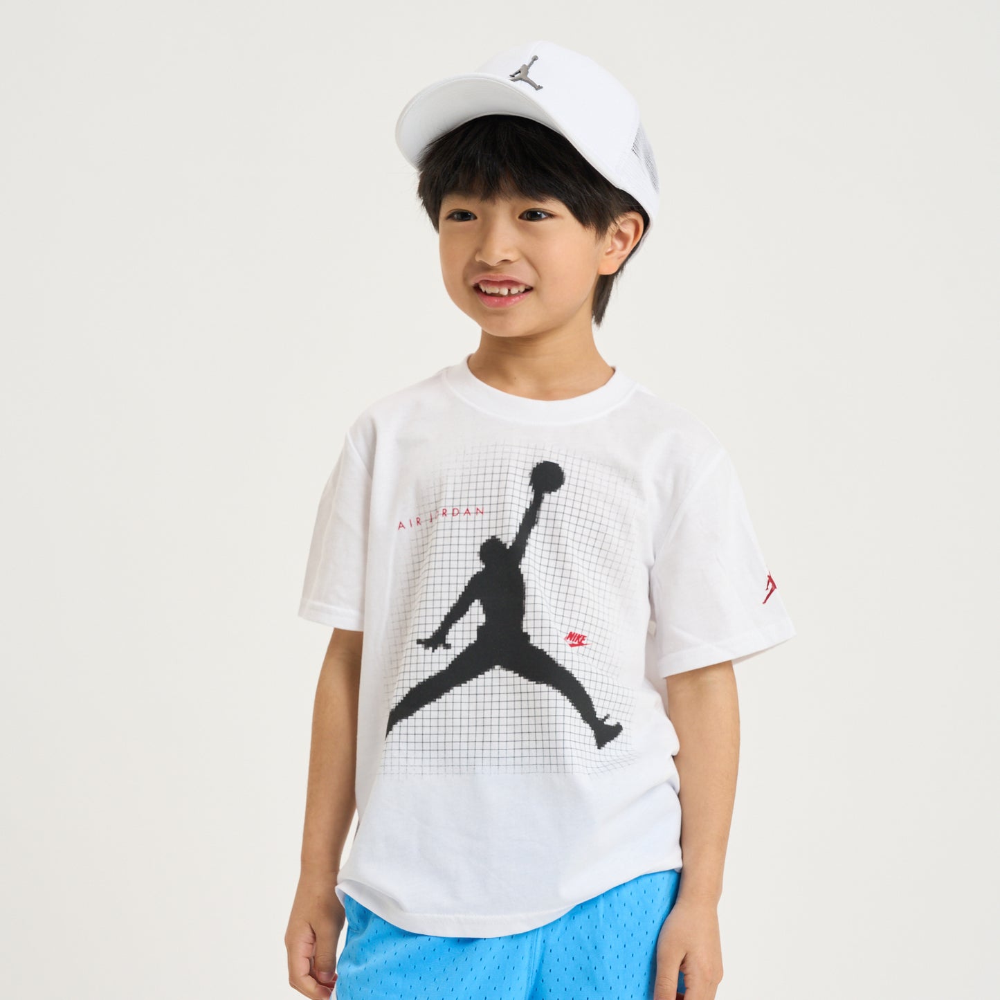 【公式限定】キッズ(105-120cm)  JORDAN(ジョーダン) 半袖Tシャツ JDB JUMPMAN GRID BLUR