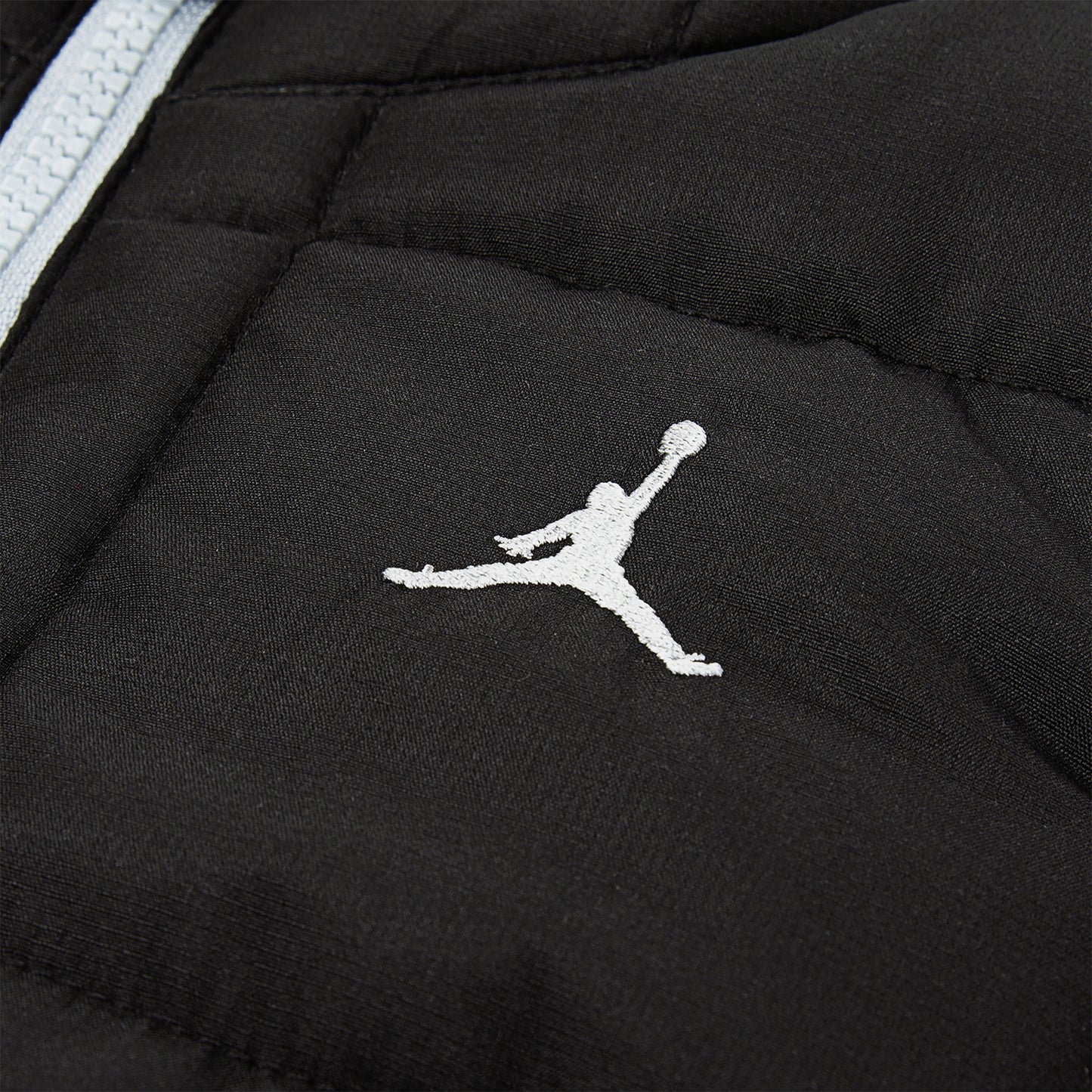 キッズ(105-120cm) アウター JORDAN(ジョーダン) JDN ESSENTIAL MDWT PUFFER