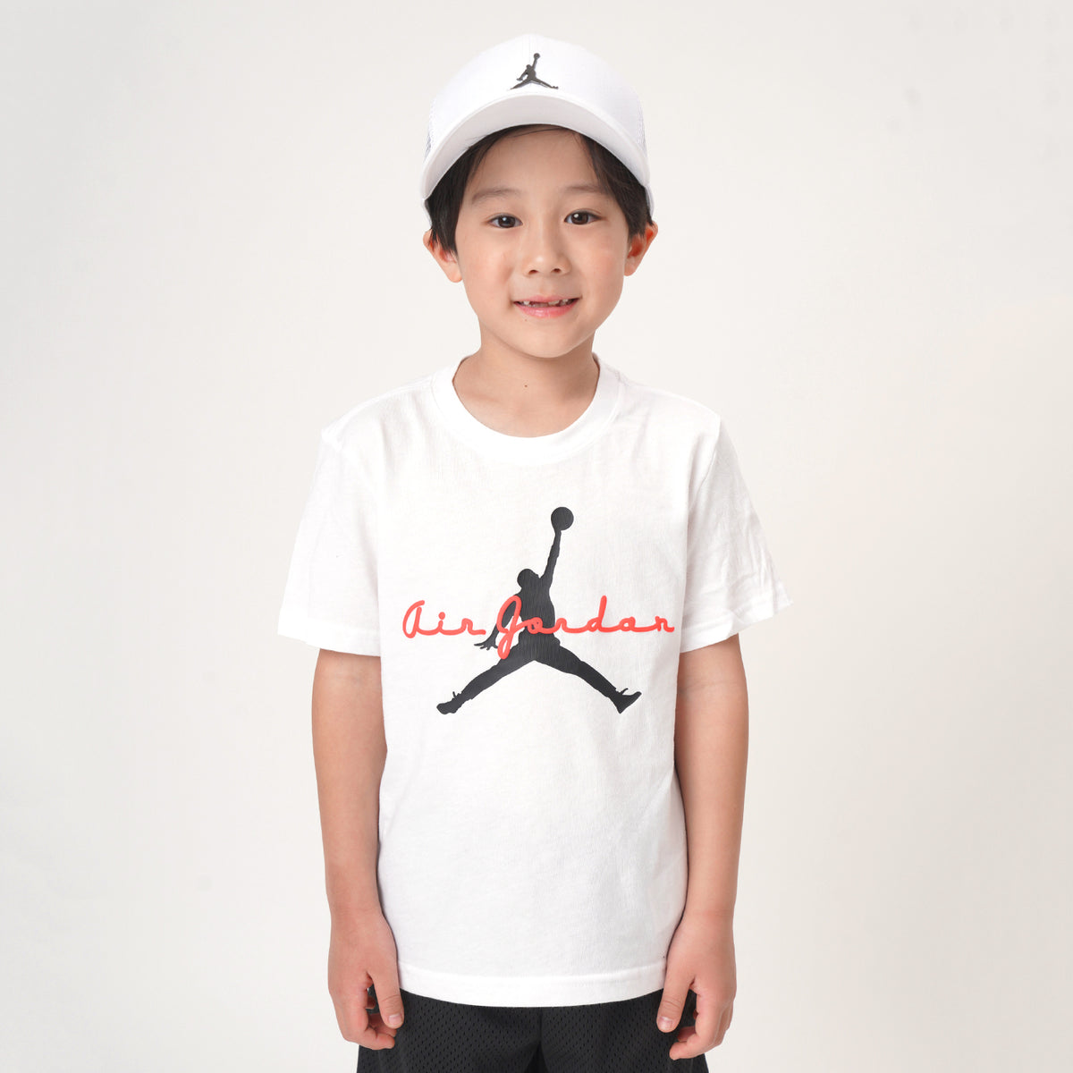 【公式限定】キッズ(105-120cm)  JORDAN(ジョーダン) 半袖Tシャツ JDN FLIGHT ESSENTIALS SCRIPT