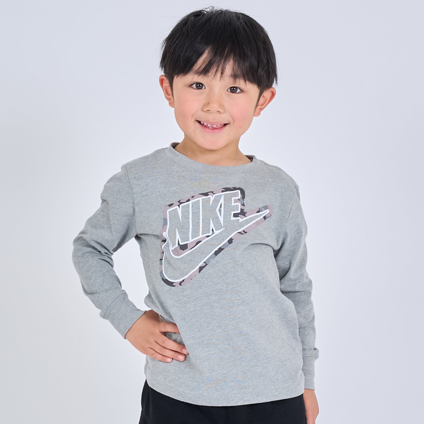 キッズ(105-120cm) Tシャツ NIKE(ナイキ) NKB NIKE FUT OUTLINE CAMO TEE