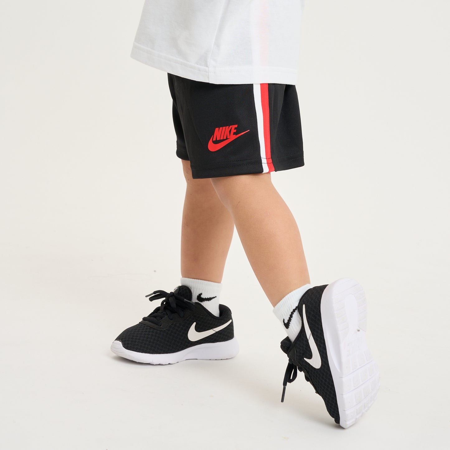 キッズ(105-120cm)  NIKE(ナイキ) セットアップ NKB B NSW TRICOT SHORT SET