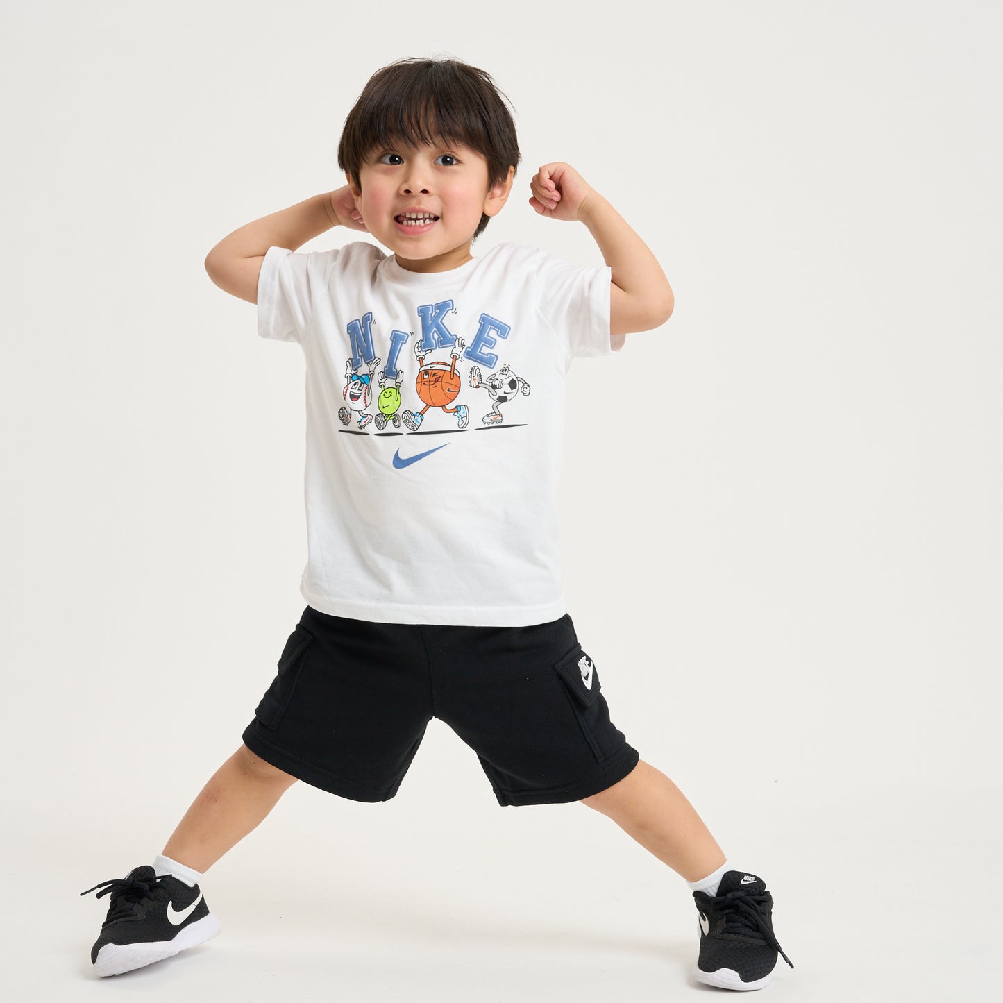 キッズ(105-120cm)  NIKE(ナイキ) 半袖Tシャツ NKB MULTI SPORTSBALL TEE