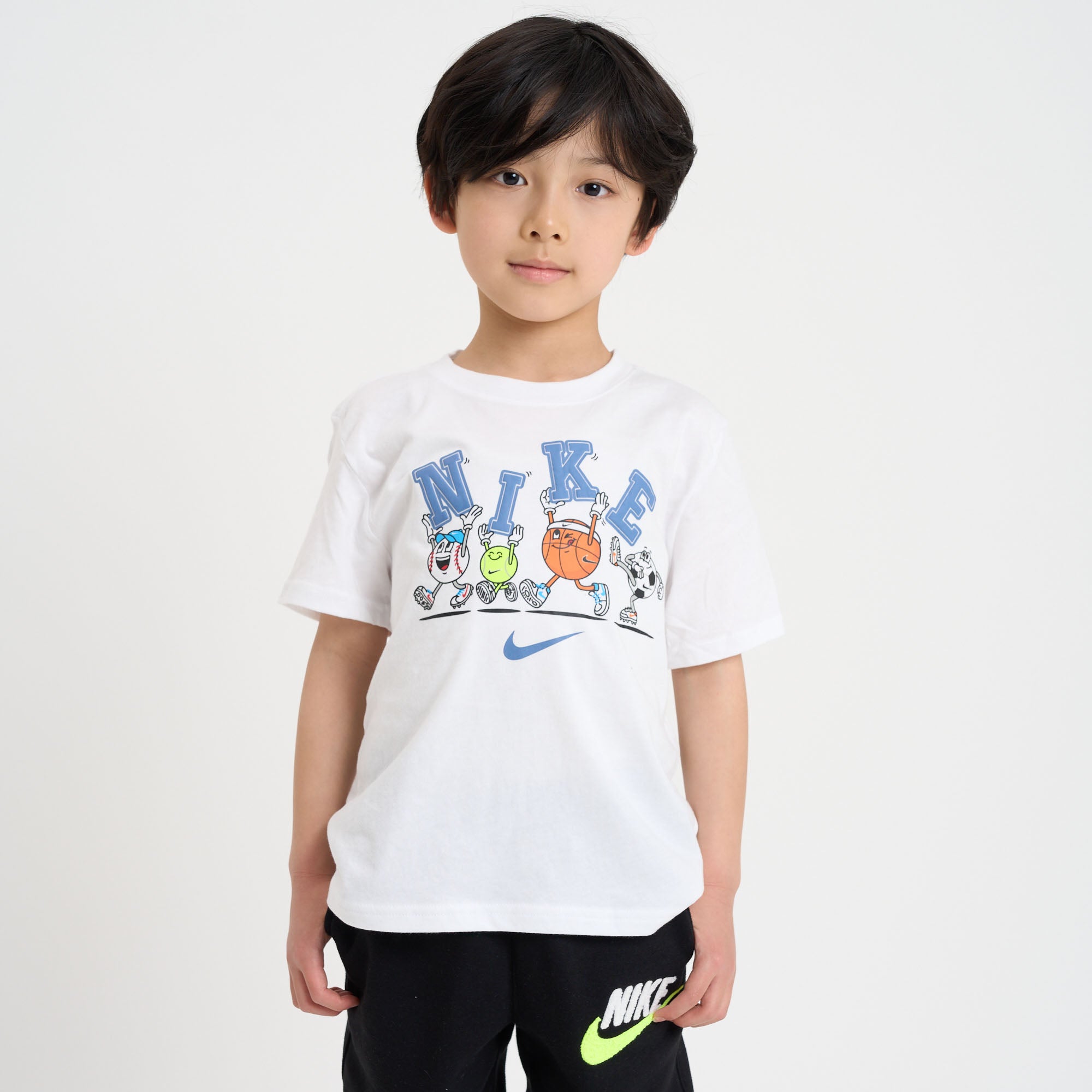 キッズ(105-120cm) NIKE(ナイキ) 半袖Tシャツ NKB MULTI SPORTSBALL