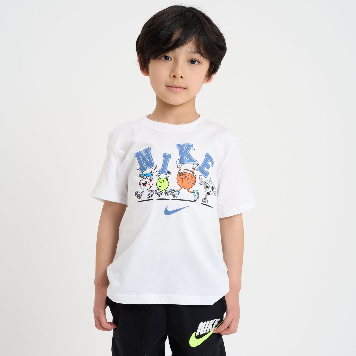 キッズ(105-120cm)  NIKE(ナイキ) 半袖Tシャツ NKB MULTI SPORTSBALL TEE