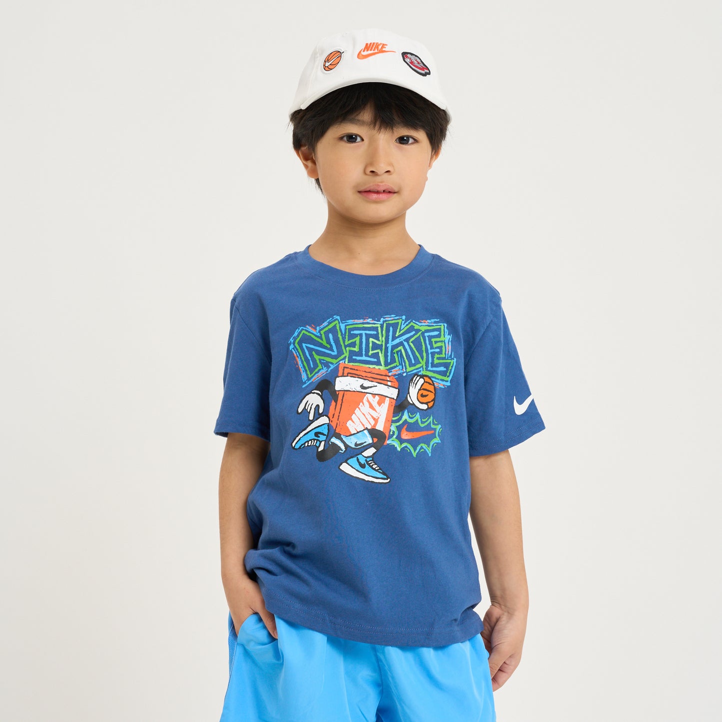 キッズ(105-120cm)  NIKE(ナイキ) 半袖Tシャツ NKB CHALKY BOXY BBALL TEE