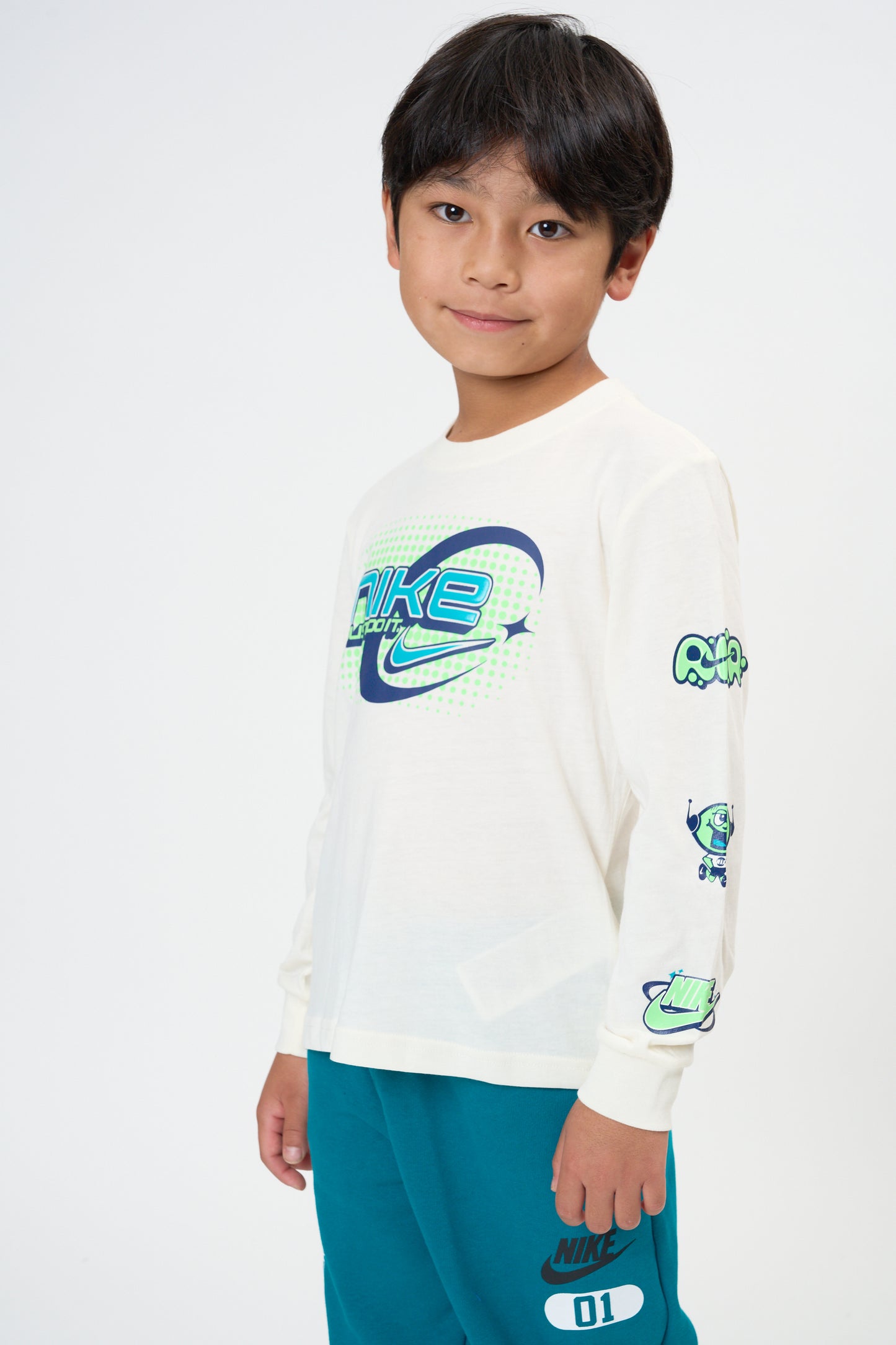 キッズ(105-120cm)  NIKE(ナイキ) 長袖Tシャツ NKB Y2K NIKE STAR