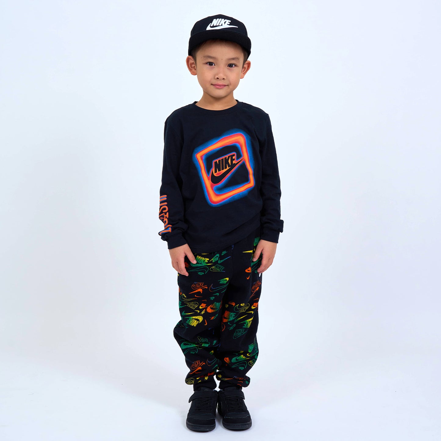 キッズ(105-120cm) Tシャツ NIKE(ナイキ) NKB NEON BOX FUTURA