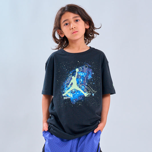 ジュニア(130-170cm) Tシャツ JORDAN(ジョーダン) JDB SKY IS NOT THE LIMIT GLOW
