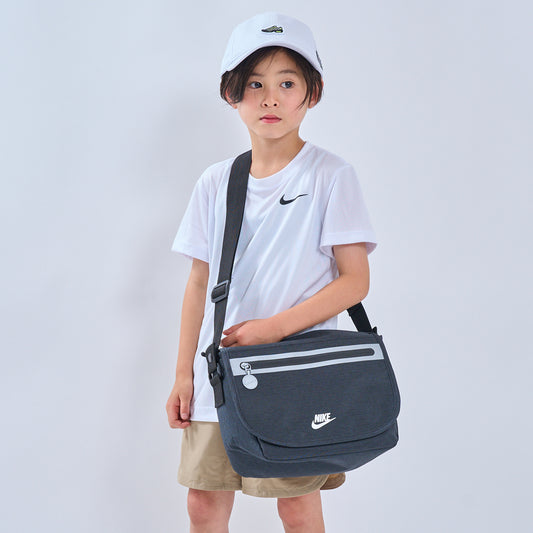 バッグ NIKE(ナイキ) NAN NK FUTURA MESSENGER LUNCH