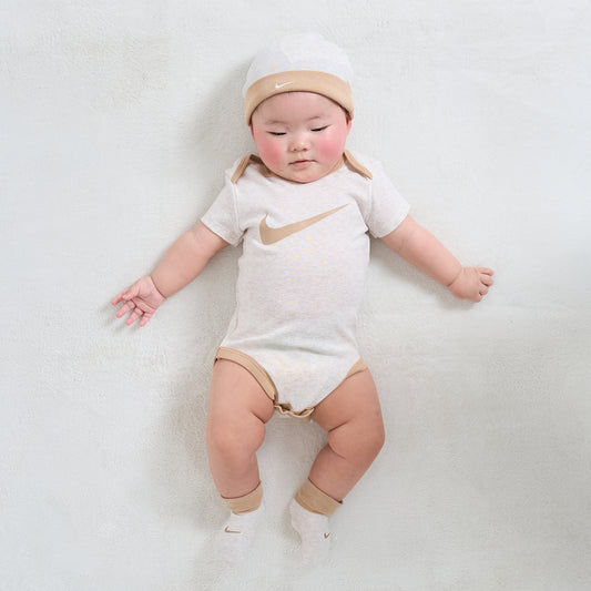 ベビー(6-12M) セット商品 NIKE(ナイキ) SWOOSH HAT/BODYSUIT/BOOTIE 3